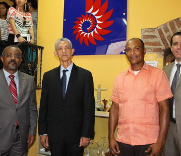 CONMEMORAN DIA DEL ARTESANO DOMINICANO